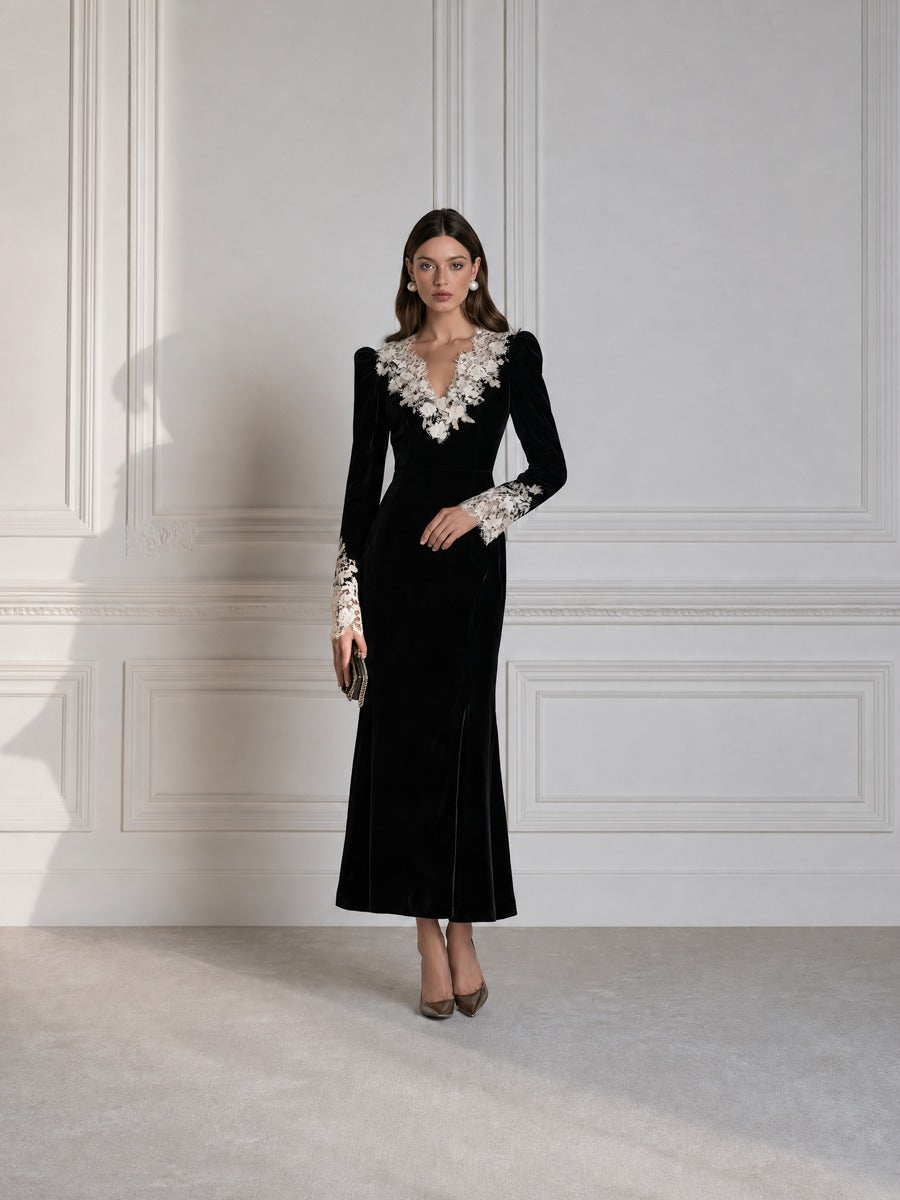 Elegant Velvet Long Sleeve Maxi Dress with Lace Applique V-Neck