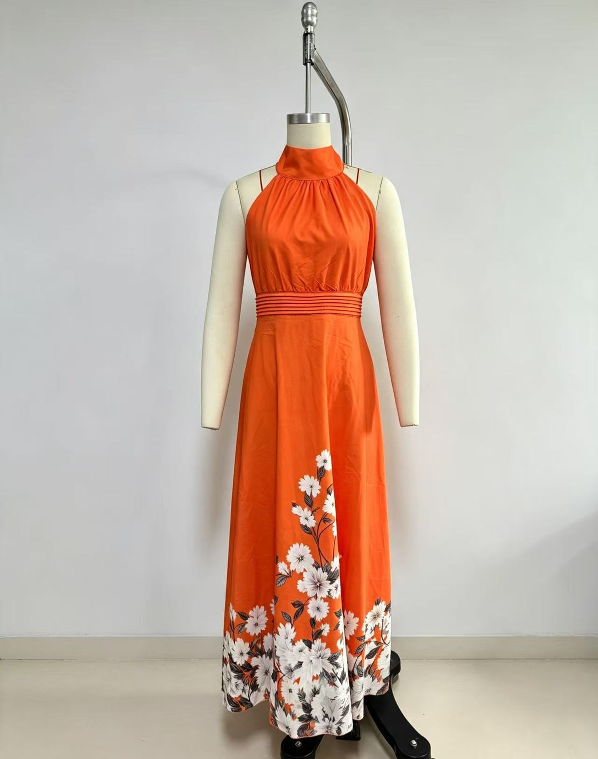 2026 New Halter Sleeveless Lace Printing Elegant Graceful Long Dress